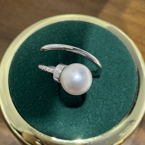 Nail Shaped Pearl Ring - Chic & Trendy